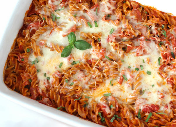 Mediterranean Pizza Pasta Bake